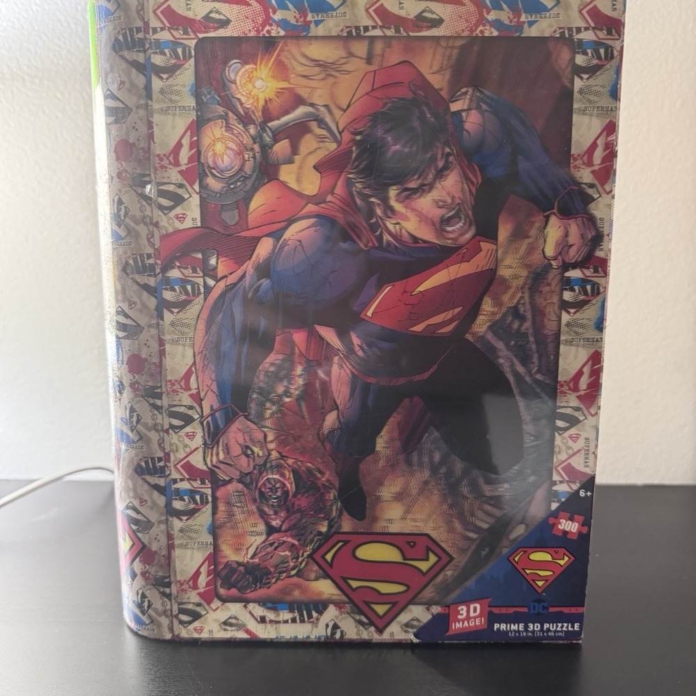 D.C.‎ Comics Superman PRIME3D 12"x18" 300pc Puzzle in 3D Book Shaped Tin New
